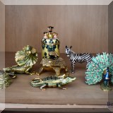 C05. Trinket boxes.